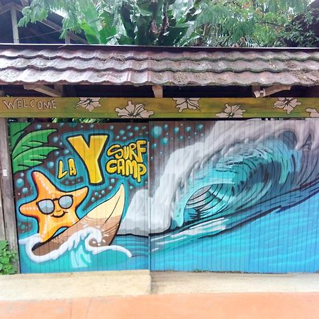 La Y Surf Camp Hotel Bocas del Toro Buitenkant foto