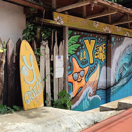 La Y Surf Camp Hotel Bocas del Toro Buitenkant foto